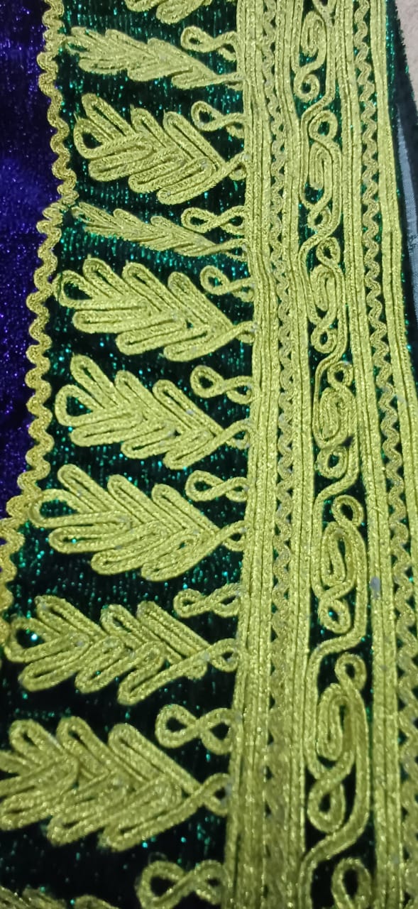 Afghanische Frauen handgewebte Kleidung, traditionelles afghanisches Kleid